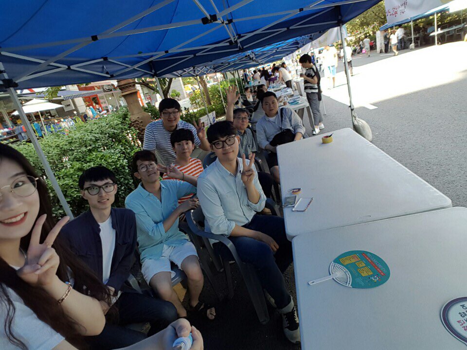 coopy2012's tweet image. 6월 26일 일요일!
"구로소셜마켓"에 부스 프로그램 운영자로 참여했습니다!
새롭고 즐거운 경험으로 컨퍼런스 준비에 큰 원동력을 얻게 된 하루였습니다 :)

#구로소셜마켓 #청년 #협동조합 #청년협동조합