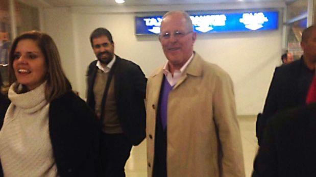 RepublicaPeru's tweet photo. Presidente electo Kuczynski llegó a Stgo. de Chile para reunirse con la Presidenta Bachelet cc @GobiernodeChile https://t.co/NnzafiJ0zh