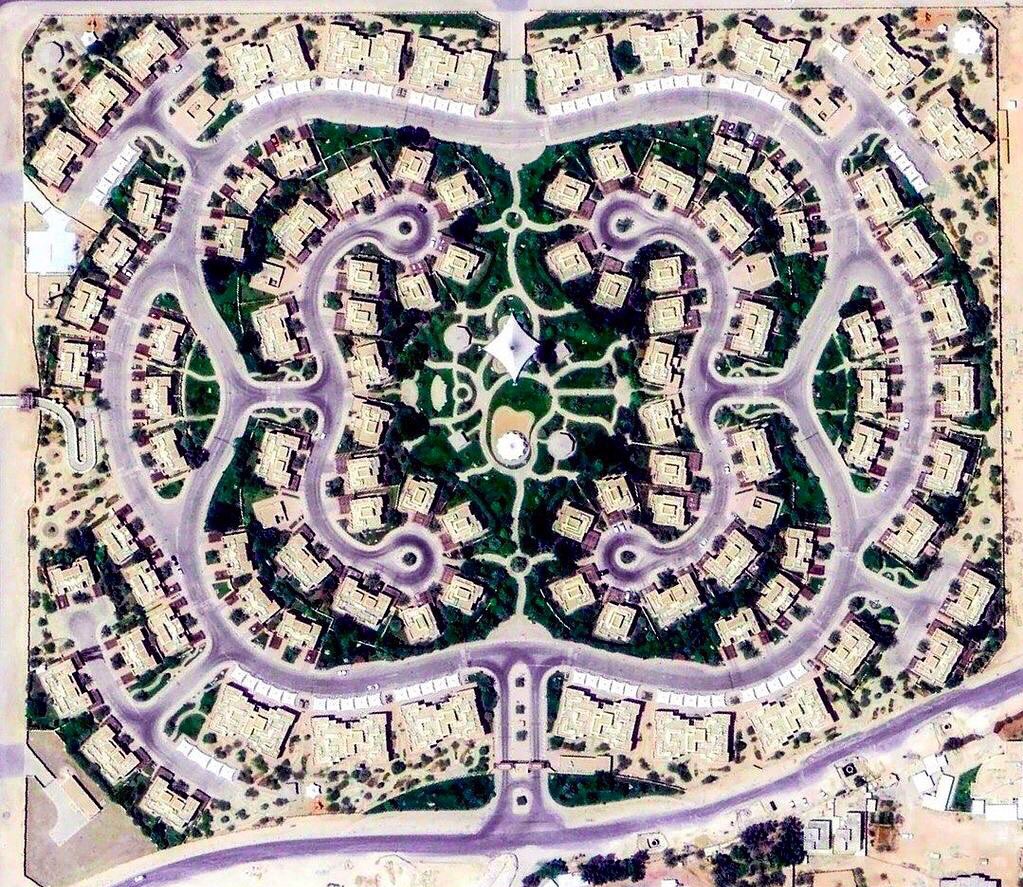 OsirisLabs's tweet image. Education City Compound Housing Lot 1, #Doha, #Qatar — 2015 | #EarthFromSpace #SatelliteImage