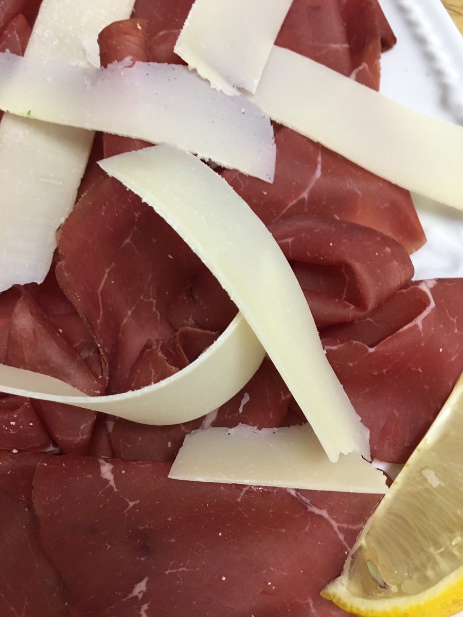 jsaville74's tweet photo. Yummmm Bresaola "@Nicki_Strobel: Bresaola with Parmesan and lemon #OGEeats https://t.co/cNfWxeOSmm"