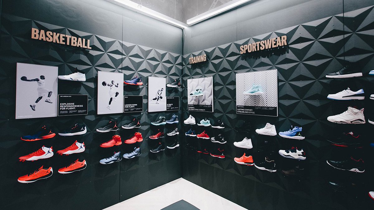 Jumpman23's tweet photo. City of heights.
Introducing the exclusive Jordan Brand experience in Dubai. First look π»: Jumpman23. #DXB23 https://t.co/ohIgxTwbr4
