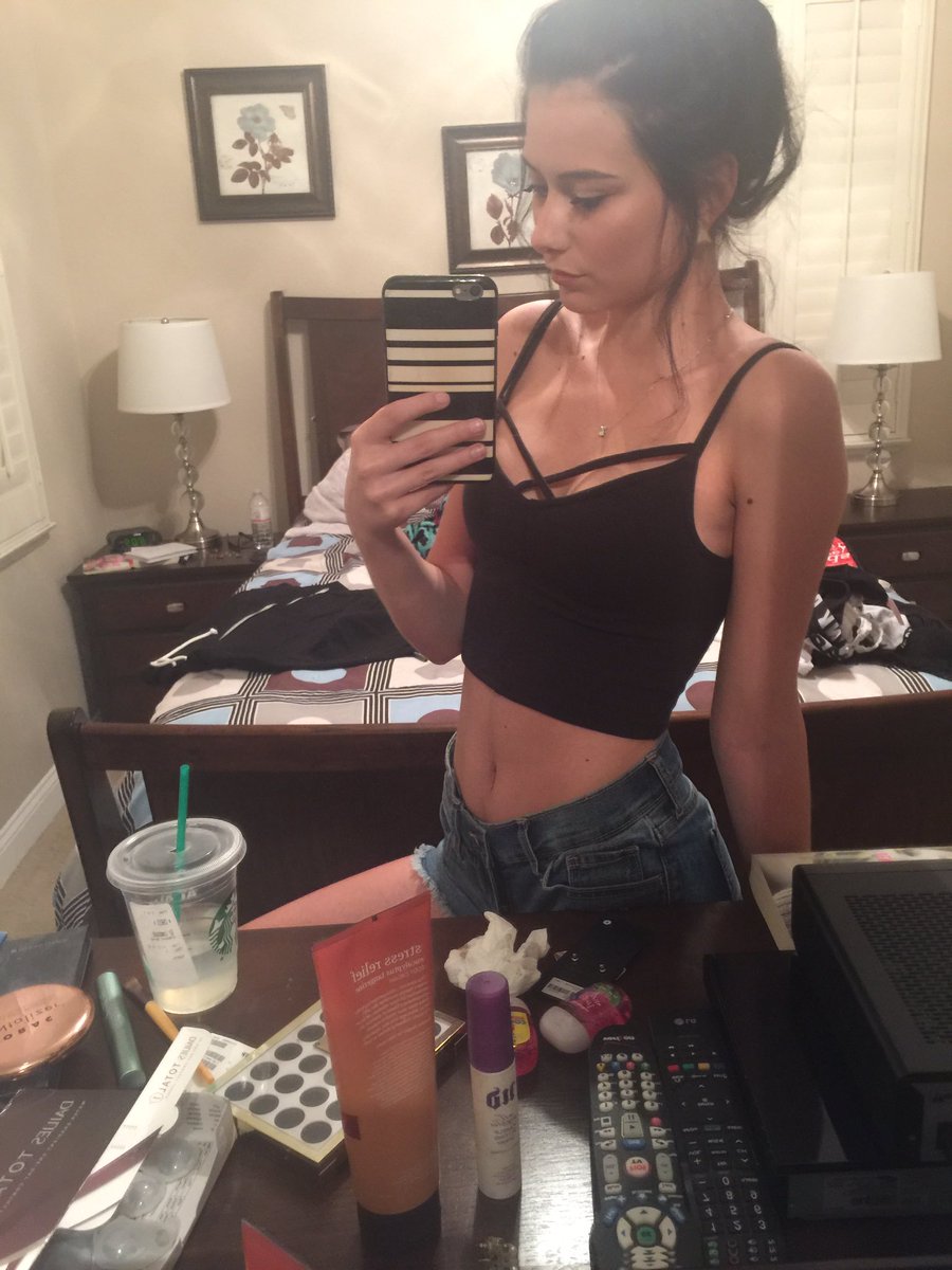 brookefisherrr's tweet photo. here's me, pretend my room isn't messy pls https://t.co/hYi4wEQcZY