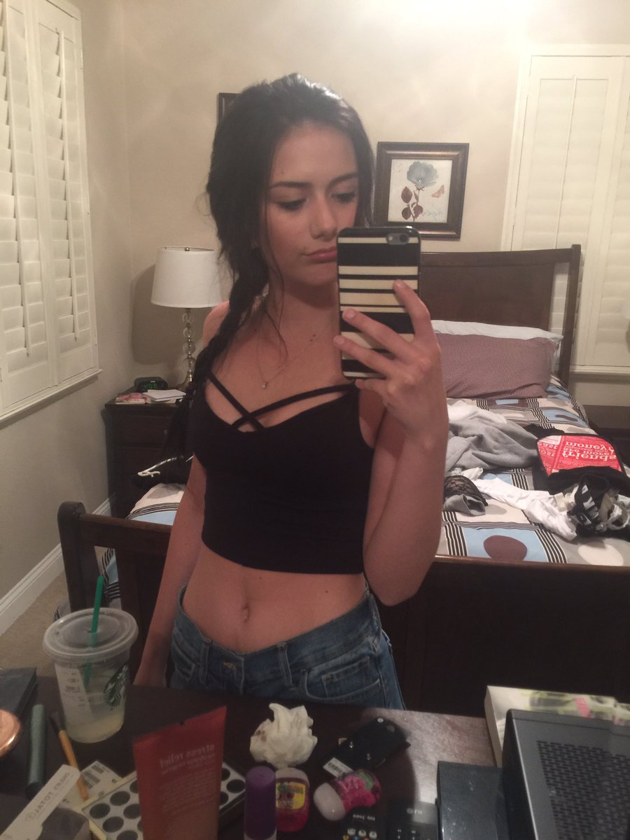 brookefisherrr's tweet photo. here's me, pretend my room isn't messy pls https://t.co/hYi4wEQcZY