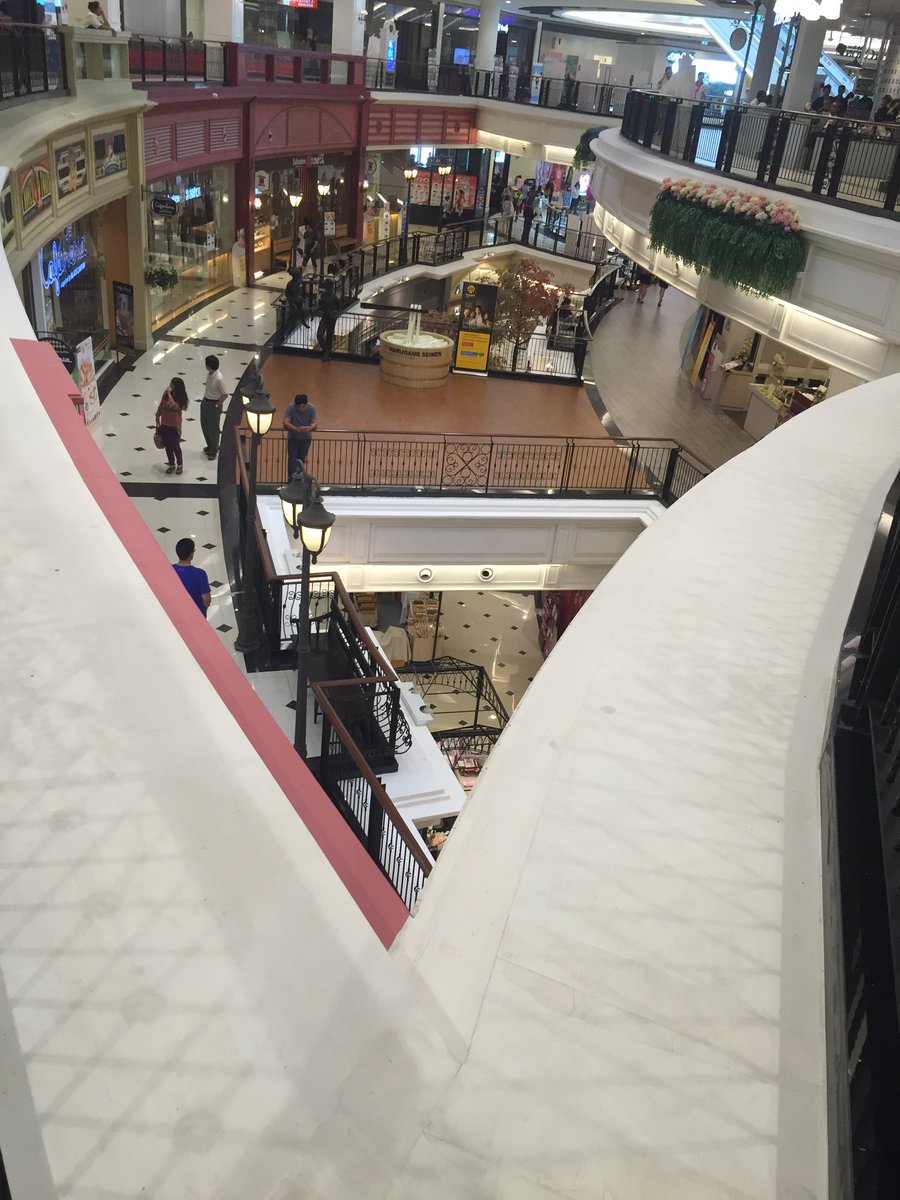 HourAsia tweet media