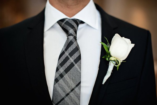 WeddingYear's tweet photo. An ivory, single-rose boutonniere for a sophisticated groom https://t.co/bbR51FhPbP