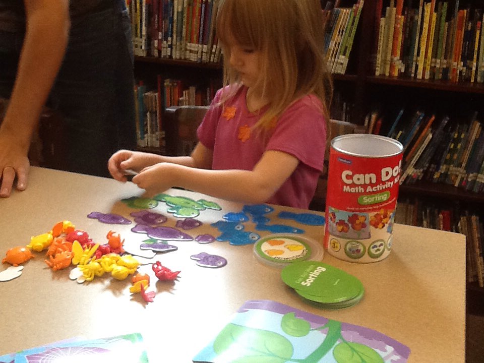 Codington_Lib's tweet photo. 3YO-kinder sort w/ @NHCLibrary math/sci exploration kits
#nhcssummerlibraries #snipeslibraryrocks #STEM https://t.co/NnvTye2O4y
