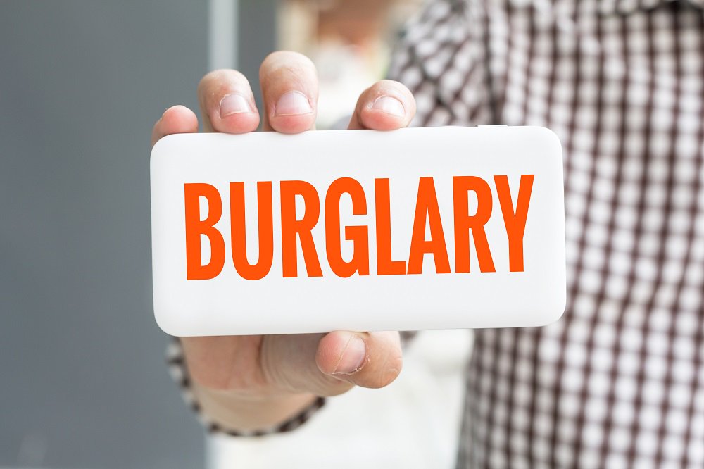 StratfordDC_CS's tweet photo. Lock your garden gates. Don’t leave tools around the garden which could be used to break into your home #burglary https://t.co/Hmp2kUGRb3
