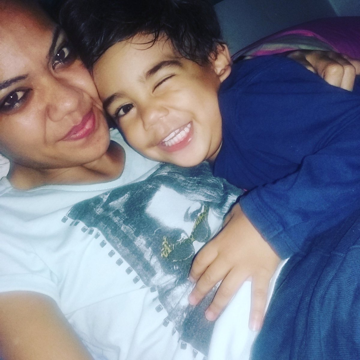 Coconutty_Mama's tweet photo. Cuddles before bed β€ #JoysOfBeingAMum #MomsLife #Blessed https://t.co/xHBzM7VQNq