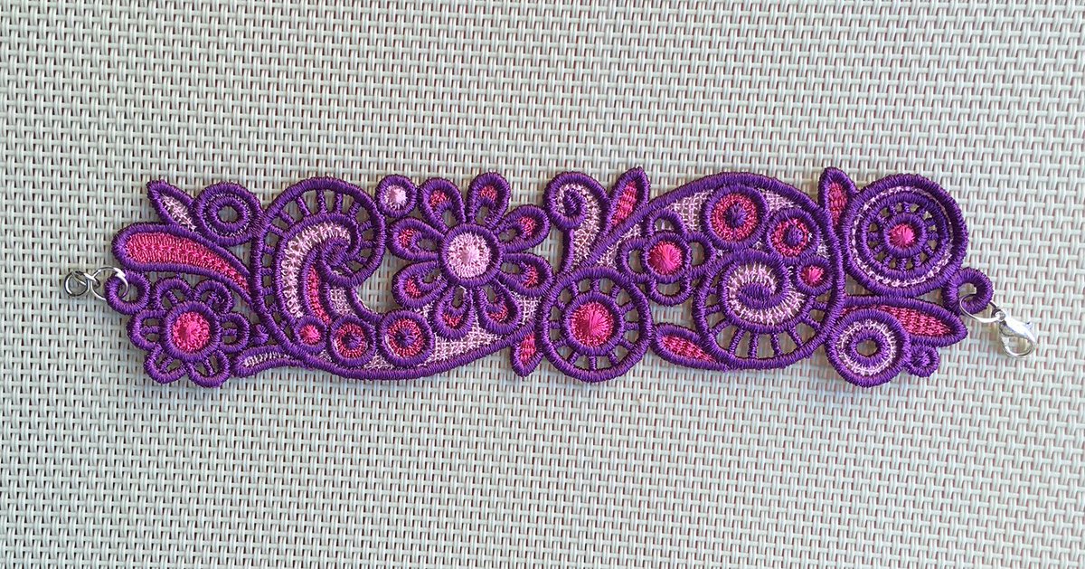 CucitoStefy's tweet photo. Per info contattatemi! #bracciali #fashion #moda #ricamati #rosa #bracelet #embroidery #gioielli #jewelry #viola https://t.co/J7koWV7HXK