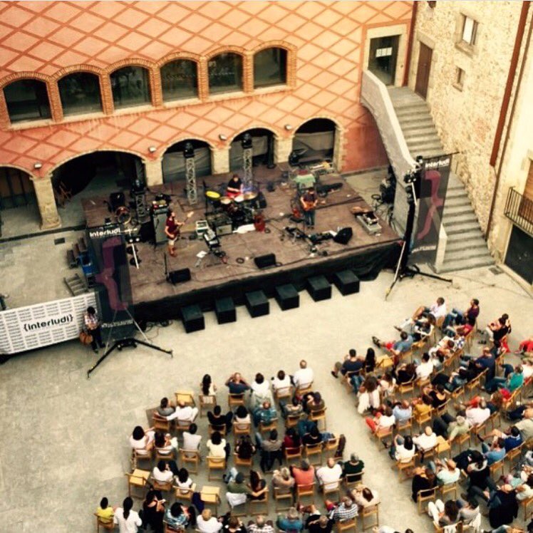 festivalcalonge's tweet photo. Ja hem posat les entrades a la venda! | https://t.co/3KTYQSZXbb… ❤️🎸 #Interludi2016 https://t.co/MNv0nWczlX