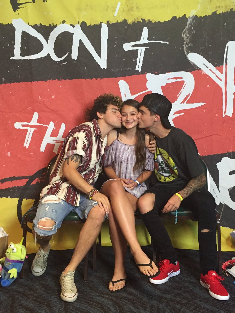 cassity19's tweet photo. @KianLawley thank you for the unforgettable night❤️ I love you guys so much @jccaylen @KianAndJc https://t.co/xsmNrFfnjA