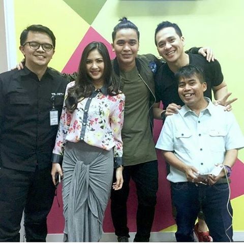 deni_asari's tweet photo. Jgn lupa nnt mlm nonton Markisa lagi yaaaa @Jscmila @JMunityOfficial @JMunityBDG @JMunitySBY @JMunityLombok https://t.co/fY5xlj7WMK