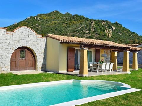 SkiLineImm's tweet photo. Affitti Vacanze a Castiadas (CA) #Sardegna #House #Design #Mare #Villasimius #Holiday #Sun #Sardinia  #CalaSinzias https://t.co/jgynOSRa0j