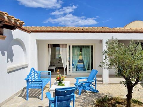 SkiLineImm's tweet photo. Affitti Vacanze a Castiadas (CA) #Sardegna #House #Design #Mare #Villasimius #Holiday #Sun #Sardinia  #CalaSinzias https://t.co/jgynOSRa0j
