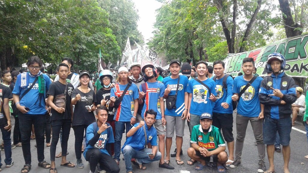 viking sejatim mengawal kebangkitan PERSEBAYA Cc: <a href="/officialvpc/">𝖛𝖎𝖐𝖎𝖓𝖌 𝖕𝖊𝖗𝖘𝖎𝖇 𝖈𝖑𝖚𝖇</a> <a href="/VikingSurabaya/">VIKING SURABAYA INDONESIA 🇮🇩</a> <a href="/yanabool/">OL</a>