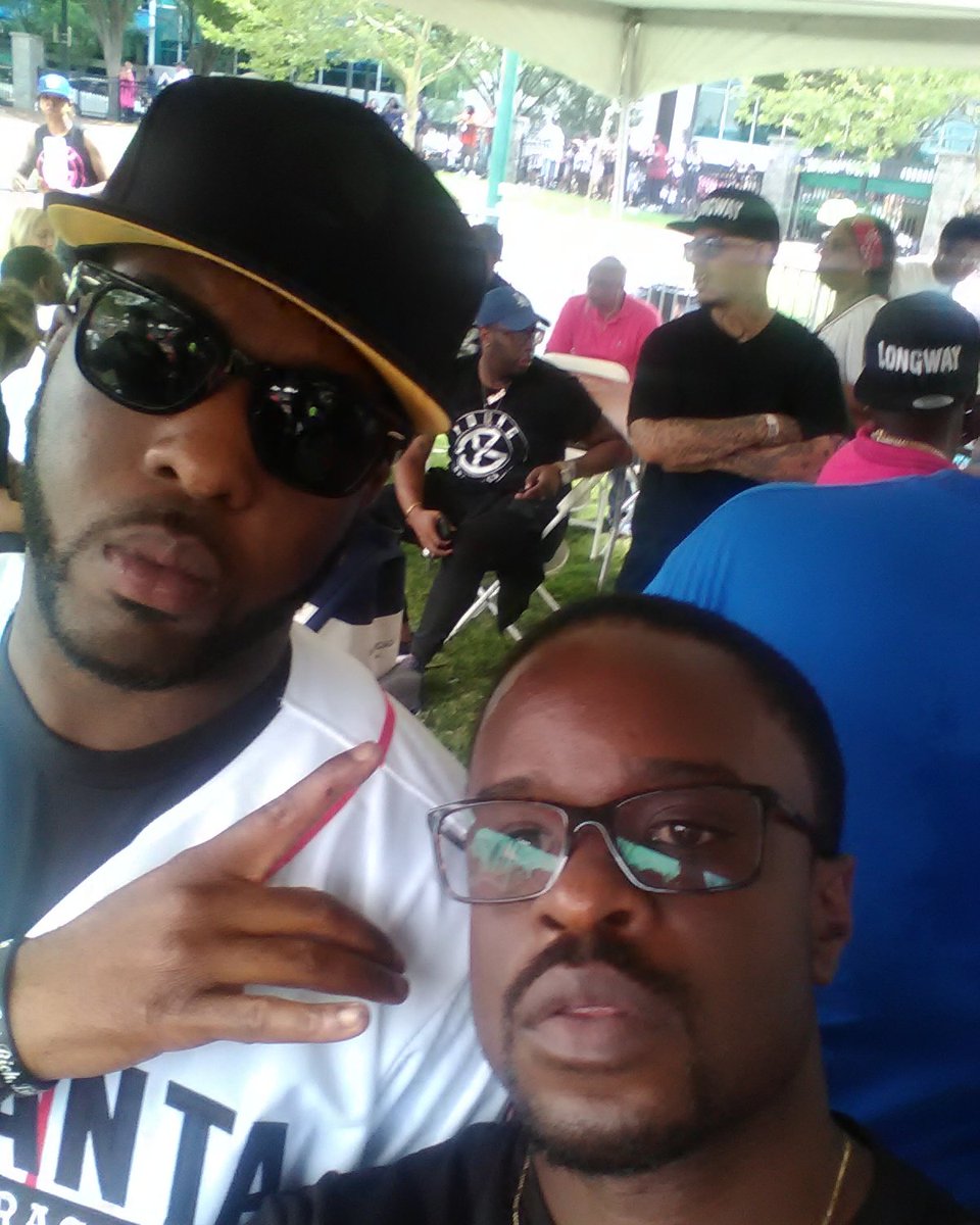 IPushRecords's tweet photo. #TBT w/ @djlukenastyy @hot1079atl #BirthdayBash21 a couple weeks ago #DJLukeNastyy https://t.co/guxQRvpaW1
