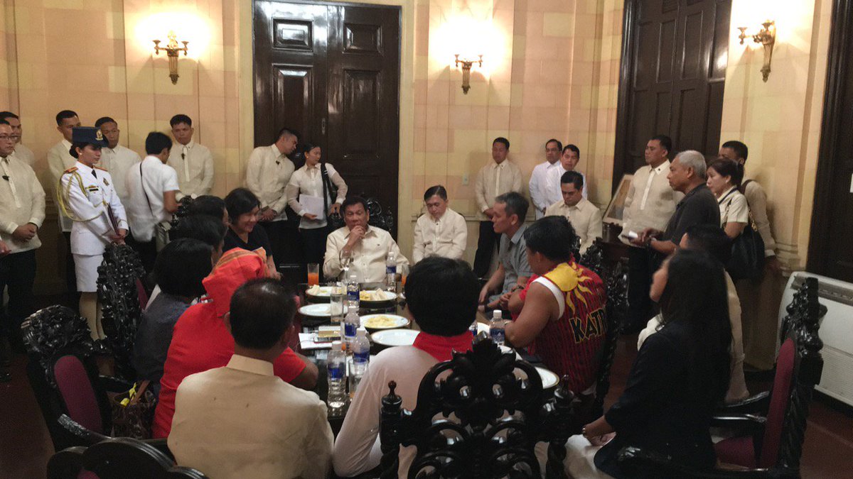 pcogovph's tweet photo. #PresidentDuterte meets with the leaders of the Left. #PartnerForChange https://t.co/IUlP3bLDSv