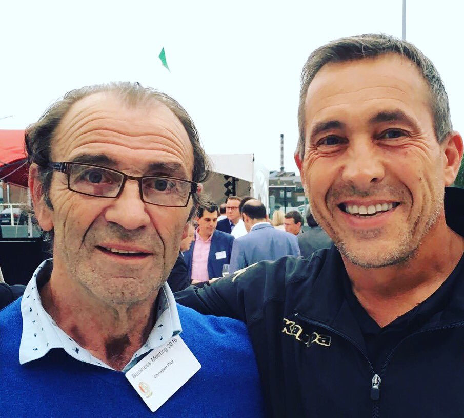 philvandewalle's tweet photo. C'est ce grand Monsieur qui un jour m'a injecté l'envie d'être Gardien de But...! #christianpiot #standard #passion https://t.co/MxaoUw6i3A