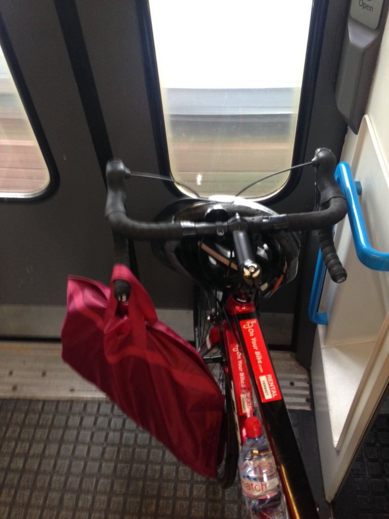 PatrickGSenior's tweet photo. Adventure beginning - heading to Cutty Sark for start of #Recyclists ride to #Ukela2016🚴 https://t.co/StkhYLcArv