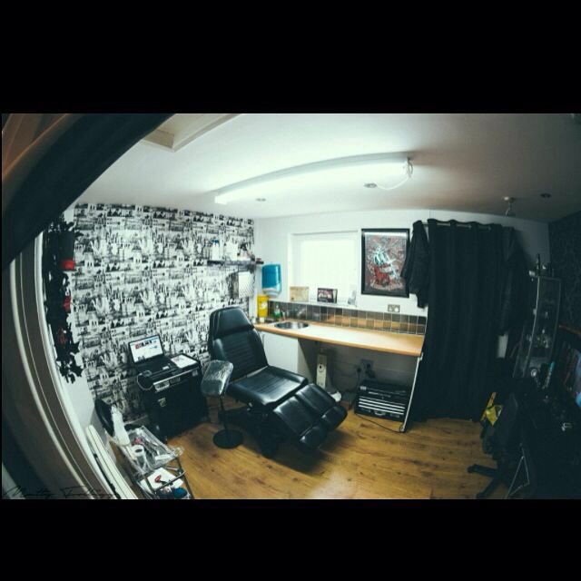 Scott_Justink's tweet photo. Check out the studio! I will make you feel right at home in the chair! I have music, tv, movies &amp; a great banter :) https://t.co/4W6VaAyOTE