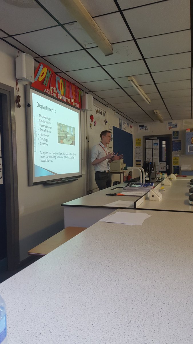 rainhillscience's tweet photo. Andrew Delaney from Whiston Hospital talking to current and  prospective Science Academy students. https://t.co/eoCLADSZxm