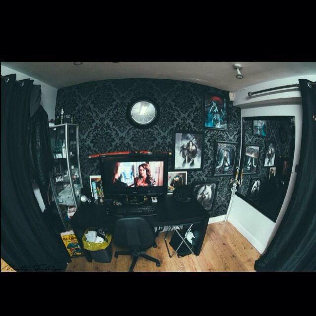 Scott_Justink's tweet photo. This is the other section of the studio :) https://t.co/FrkA2dS5Lu