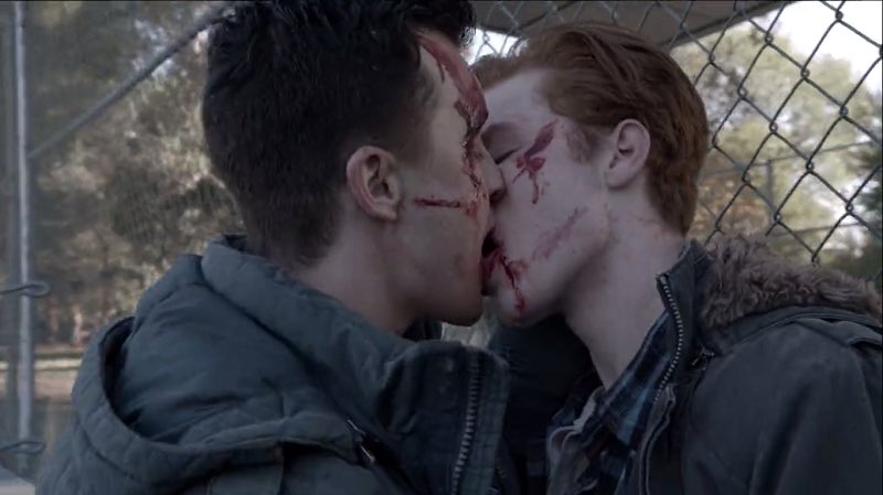 Southvside's tweet photo. #SeNonHaiMaiVistoShameless non hai mai visto la migliore coppia che esista al mondo e mi dispiace per te 🤔👬 https://t.co/Wopt1N6PZG
