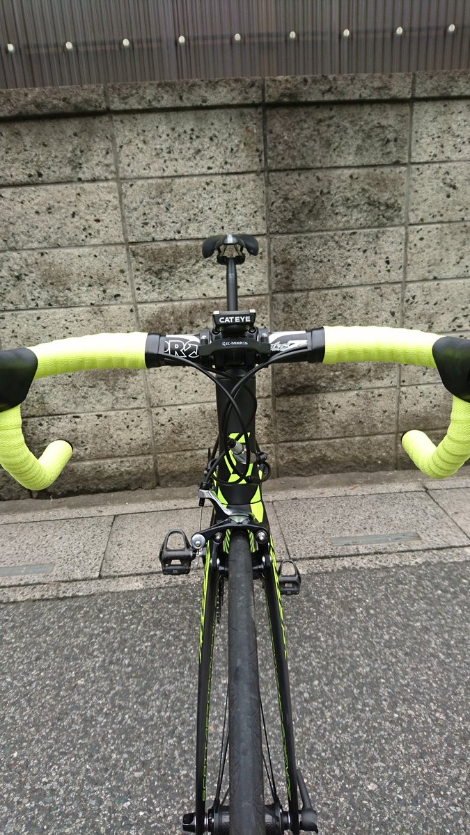 sasashi83's tweet photo. ついに新車が完成しました！
SCOTT FOIL10！
乗り味もほんとに乗りやすくなっててペダルフィーリングも良くて最高です！ https://t.co/l9TltKuS5w