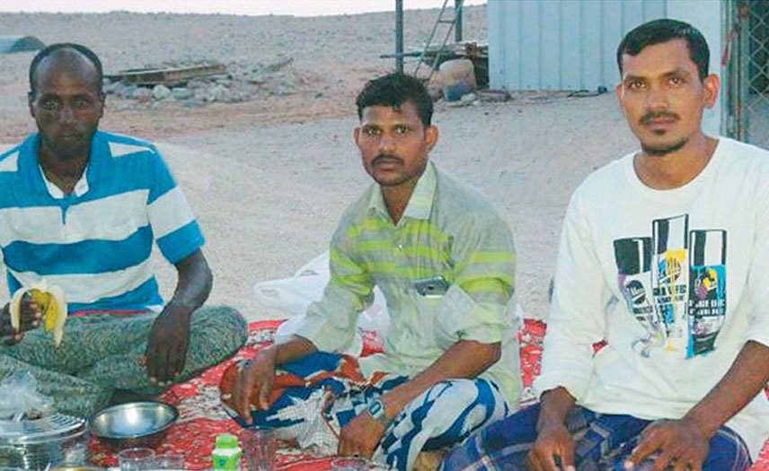qatarliving's tweet photo. Reduced working hours a blessing for fasting shepherds of the desert... https://t.co/V7YRrRYguH #QLRamadan #Qatar https://t.co/cxkG9vGult