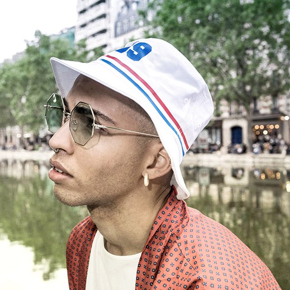 하이비션의 유니크한 신제품! 존레논 선글라스로 유명한 로스웰 선글라스의 복각제품과 하이비션 최초의 8각 메탈 프레임 선글라스! 여름에 색다른 유니크함을!

goo.gl/Mu8d6V