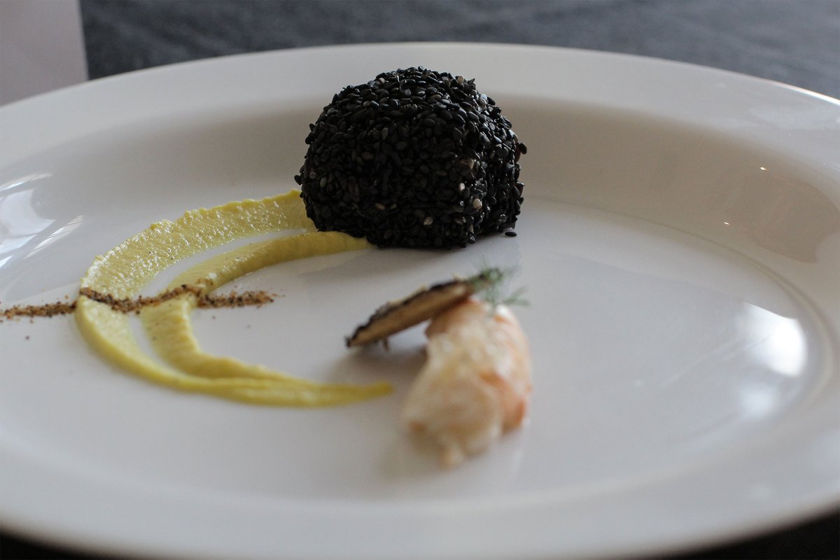 UrbaniTartufi's tweet photo. #Tartufo di mare, meraviglioso piatto creato durante l'Urbani Contest 1.0, gara tra aspiranti chef professionisti. https://t.co/cquI7VztoI