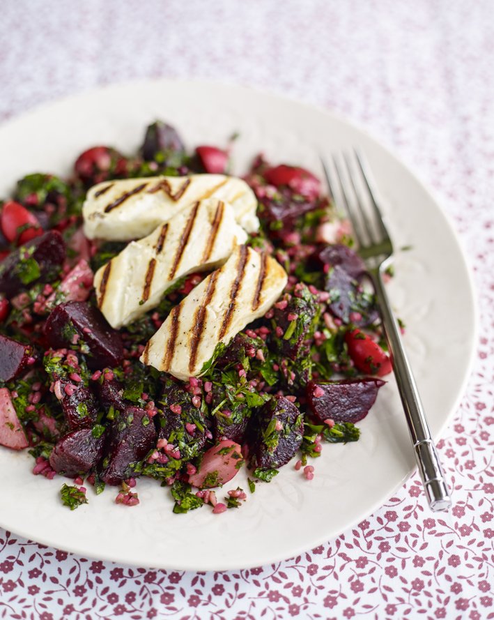 LoveBeetroot's tweet photo. Is it lunch time yet? - beetroot tabbouleh with griddled halloumi https://t.co/xb34gC7c1j https://t.co/wjt7akYSzA