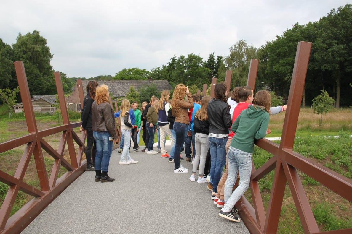 Gisteren was groep 8 van Onze Bouwsteen uit Beugen in Sterckwijck om in verleden te duiken! goo.gl/IUmMOu