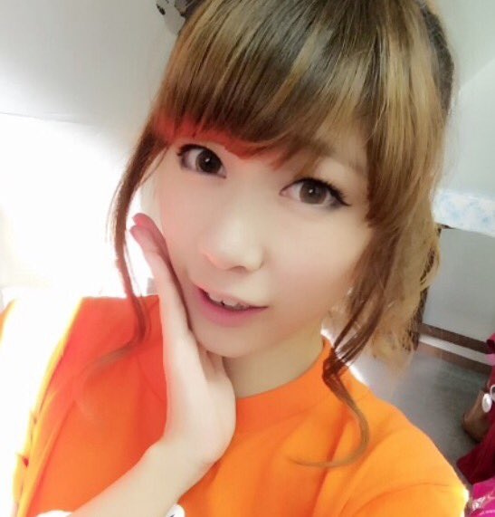 ハーフサイドアップ