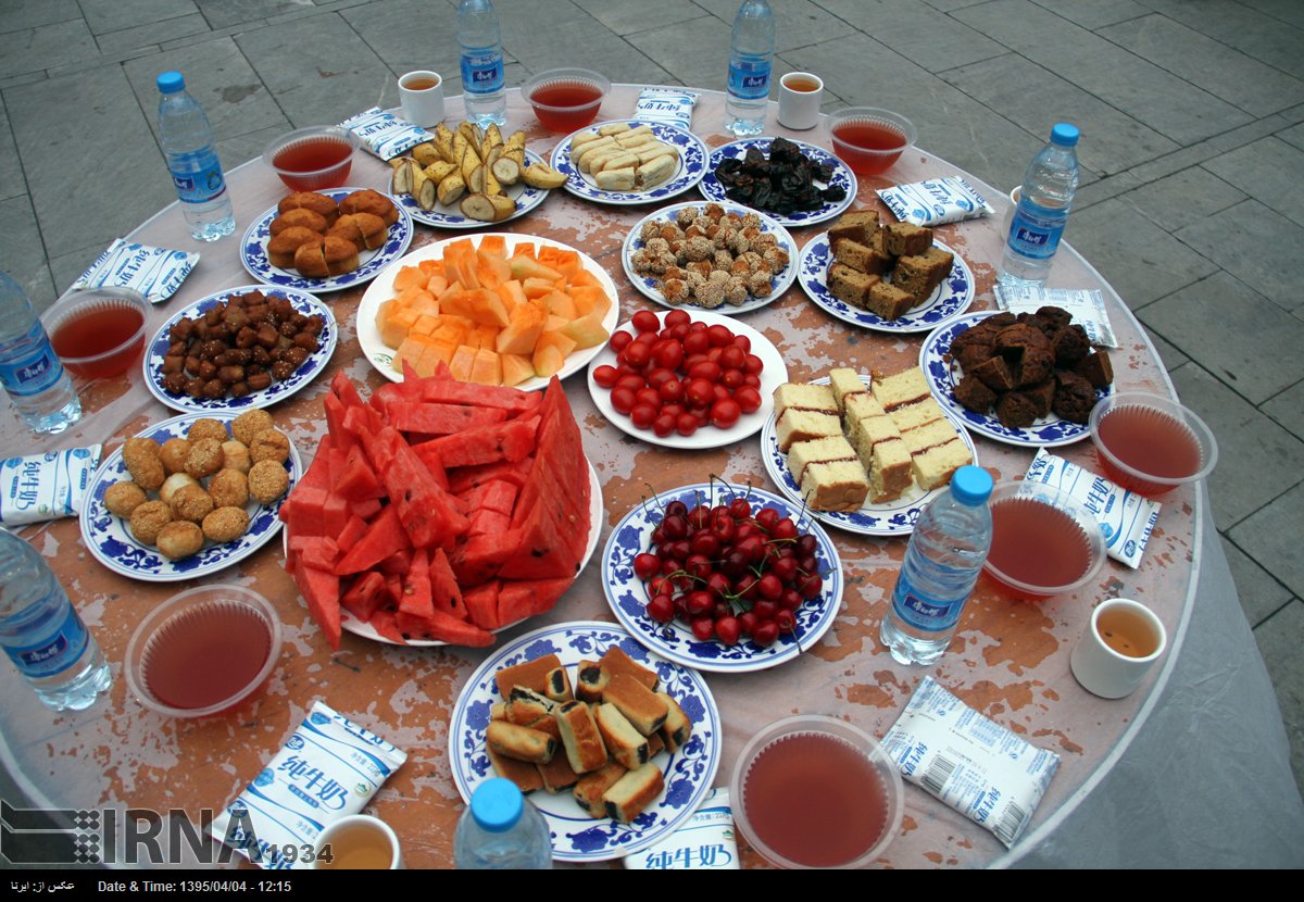 Iran's tweet photo. #Photos: Fast breaking (#Iftar) ceremony in #NanDouYa #Mosque, #China

https://t.co/Edy28xieN1 

#Ramadan #Muslims https://t.co/ikqfLn8SFP