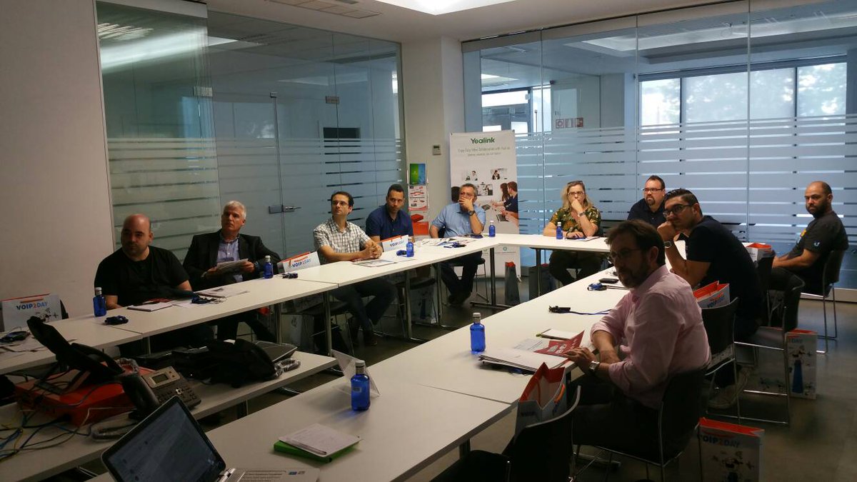 grichieri's tweet photo. Comenzamos el #Roadshow de @elastix con @beroNet y @YealinkNews c/c @avanzada7 Muchas gracias a todos los asistentes https://t.co/wJpYjxKmrS