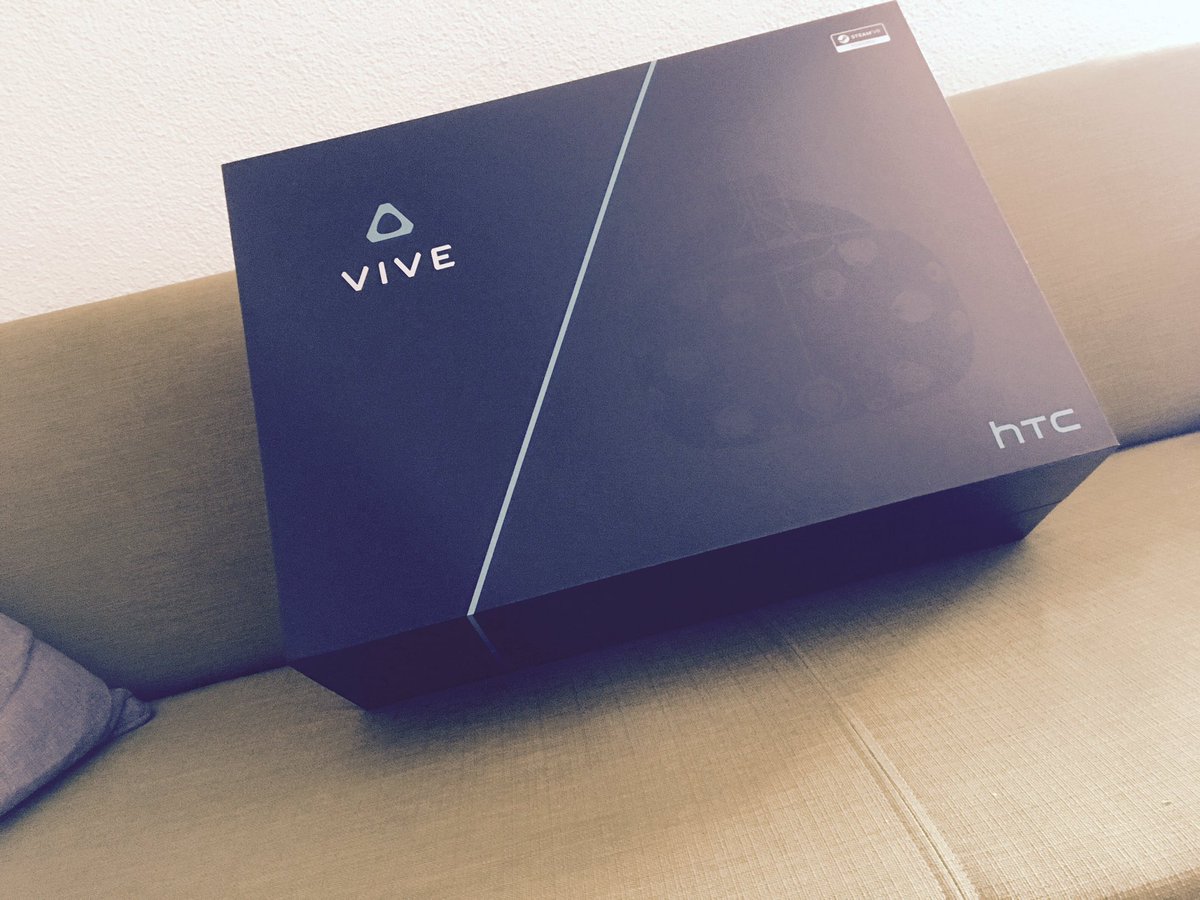 Geekyleee's tweet image. Yeeeaaah heute HTC Vive erhalten 😎 Videos folgen bald...