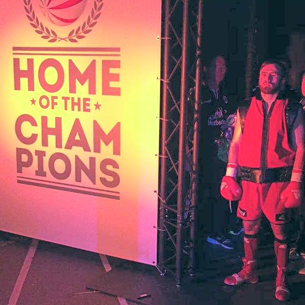 BVSportIre's tweet image. @PHILSUCKOJNR fight this w/end #TrainHardRecoverFast #GiveImTheSucco #BestOfFightingLuck @FSi_Media #ProudToSupport