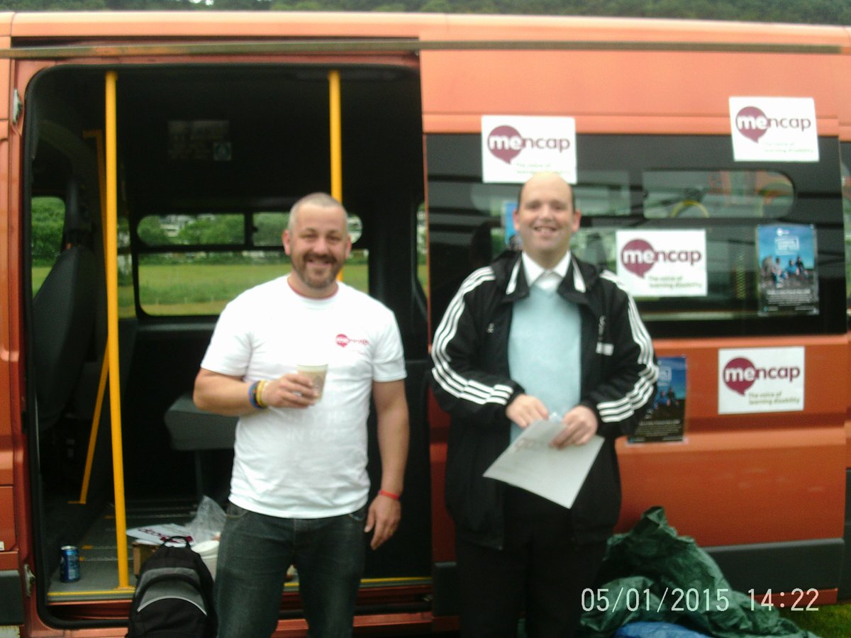 dxxdf52634654's tweet photo. #LDWeek16 PWS and staff did a Car boot Sale and raised Β£177 in just 2 ours. https://t.co/bdGelEfdiJ