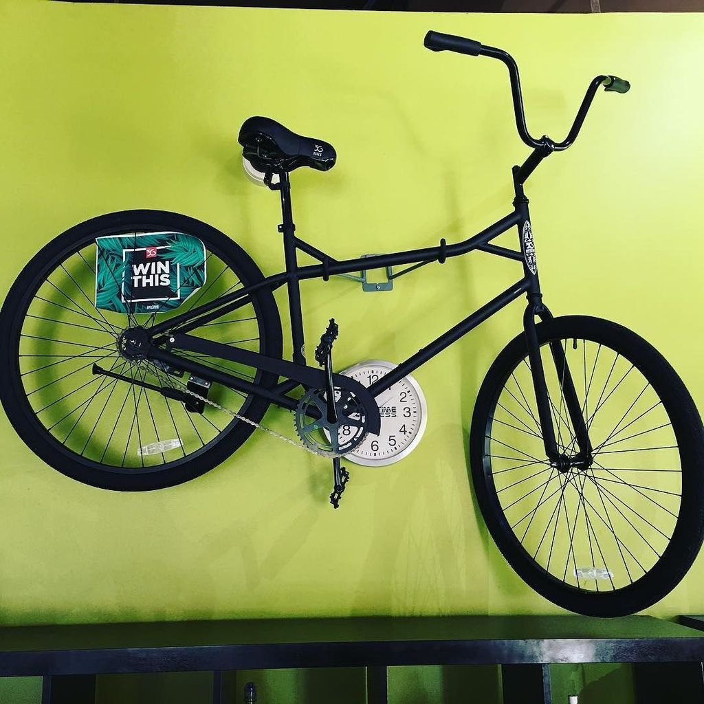 desmondclark's tweet photo. #Iwant to win this!! #afdtsp #gymflow #π#StPeteBeach #igers @igersstpete #bike #win #greenβ¦ https://t.co/GVB55a4ye2 https://t.co/dOnVWxmtN6