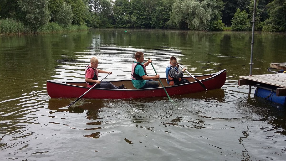 defonkelsteen's tweet photo. Na een korte nacht weer actief bezig. Nu survival en kanoën bij Markant Outdoor. https://t.co/UnMxFuUz3a