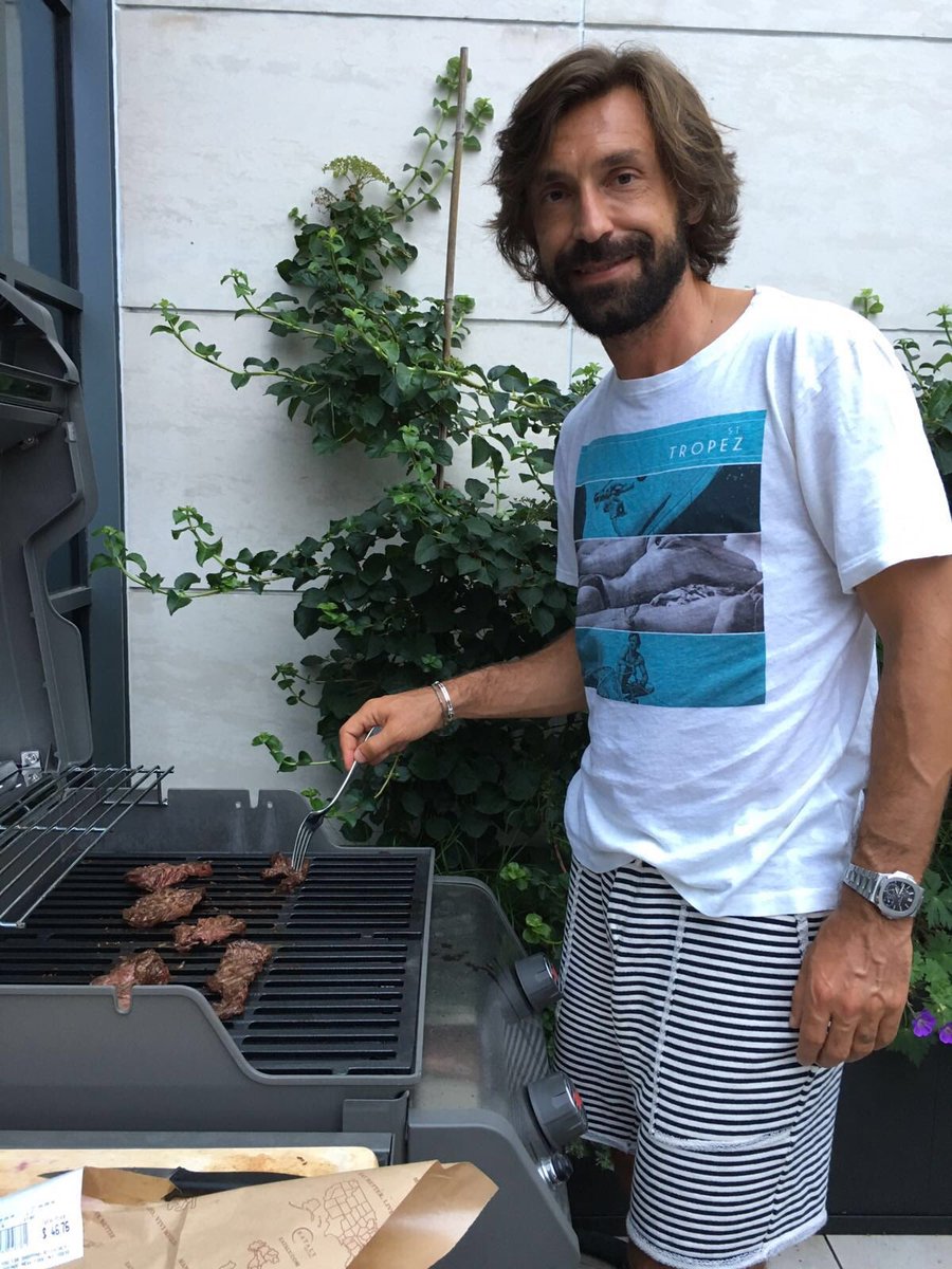 Pirlo_official's tweet photo. Family' s BBQ ... Like a real American boy! 😋 https://t.co/TczlZVReVZ