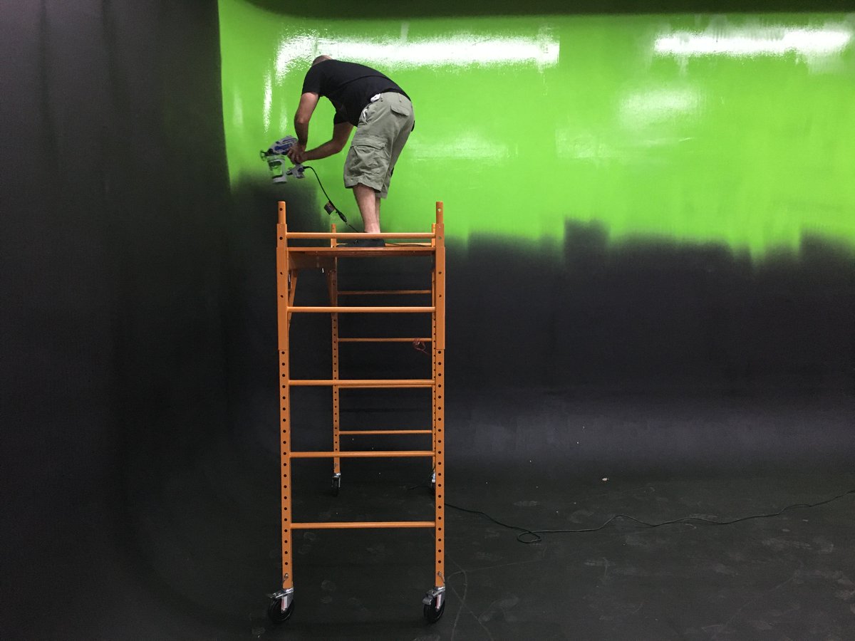 badspaceftl's tweet photo. It's a sky! It's a wall! It's.. ANYTHING you want it to be 'cause #BADSpace just got a GREEN SCREEN! https://t.co/Q3TQ68dlGl