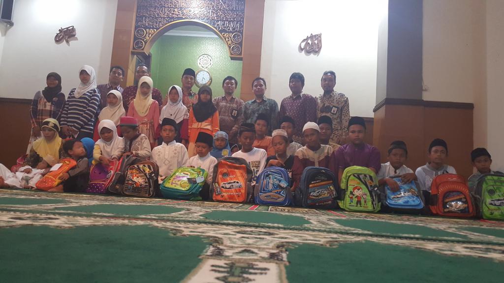 Radnadi's tweet photo. Buka bersama anak yatim di kpp pratama tuban https://t.co/nmwGTnJZqA