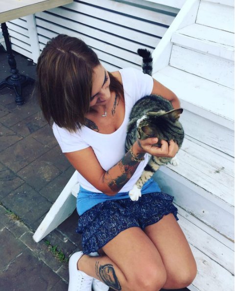 Kötülük beklemeyin bu hatundan..<a href="/ultraslanayca/">Ayça begen</a> Sen yerdekilere merhamet et ki,göklerdeki sana etsin.. 
#kismetseolur