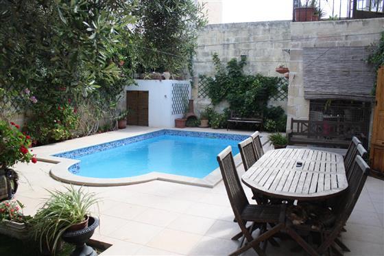 An excellent house of character in Bidnija | Ref: 910545 | Contact Grahame on 9947 4340 | goo.gl/Ee61OB