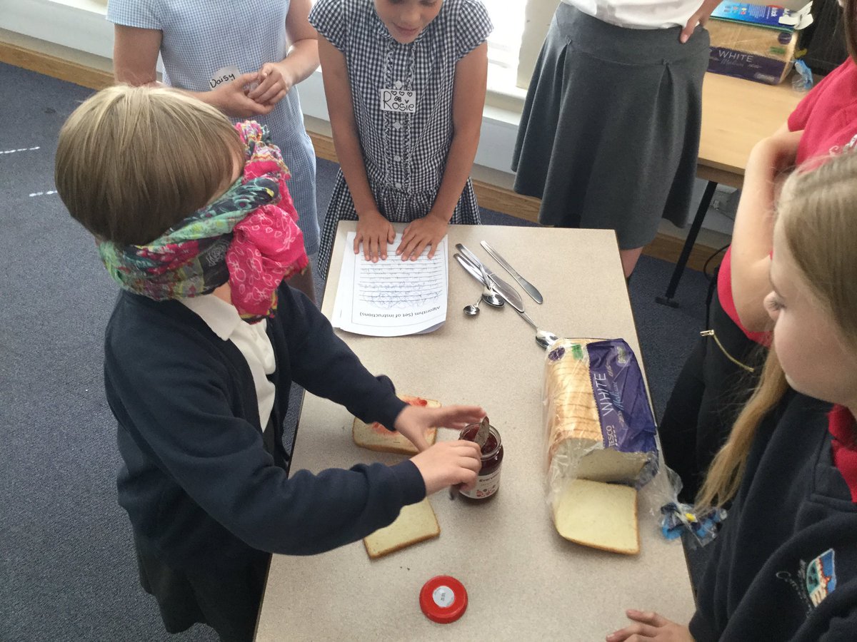 ConyersIT's tweet image. Jam sandwich algorithm challenge is underway with @InglebyMill first up #Legoprogramming