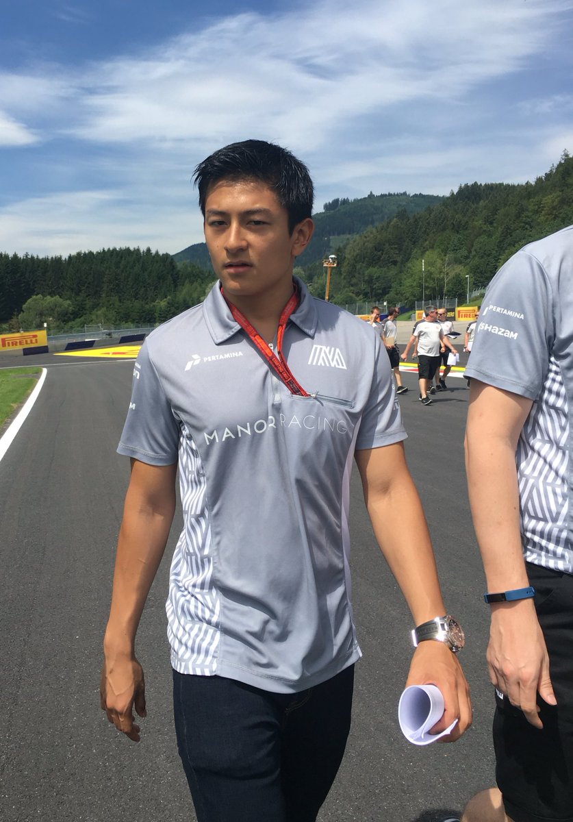 ManorRacing's tweet photo. If you could look just a little bit out of breath Rio, it would make us feel a whole lot better! #TrackWalk https://t.co/NtMttdTg0i