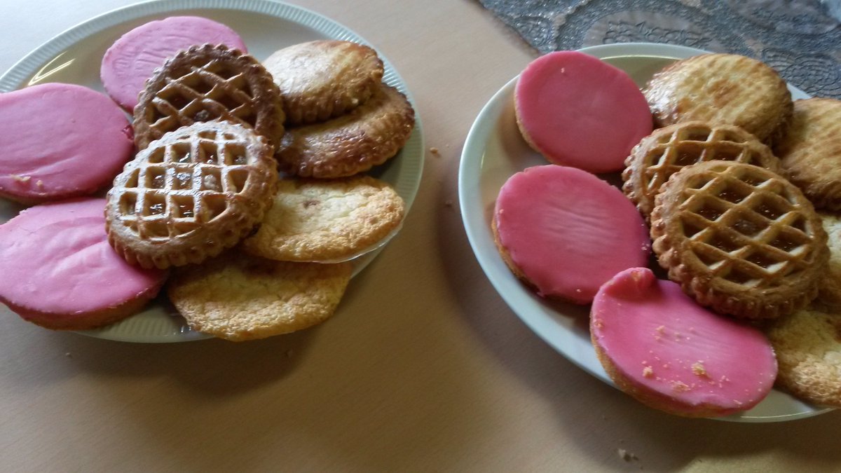 weblicity's tweet image. Je was een geweldige @Cibap stagiaire Denise. Welverdiende vakantie. #rozekoeken