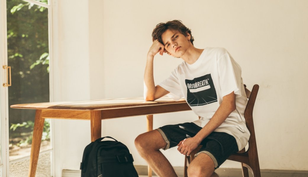 브라운브레스 2016 SEASON ' STEADY PACE'의 시즌오프타임! 뜨거웠던 반응의 가을옷과 올해 여름을 책임질 브브의 반팔을 저렴하게 만나보세요!

goo.gl/z1nOO5